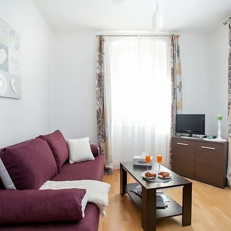 Apartment Goda Center Of *