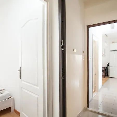 Apartment Goda Center Of