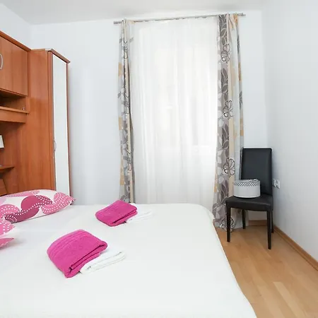 Apartment Goda Center Of