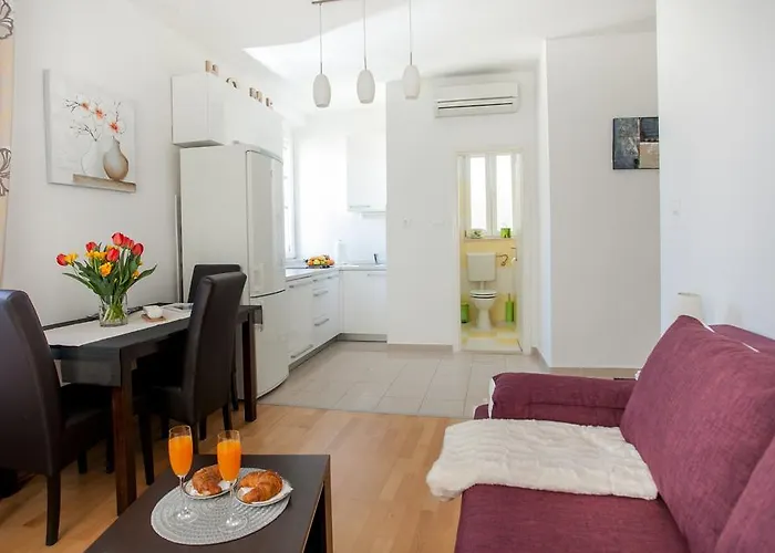 Goda Center Of דירה *